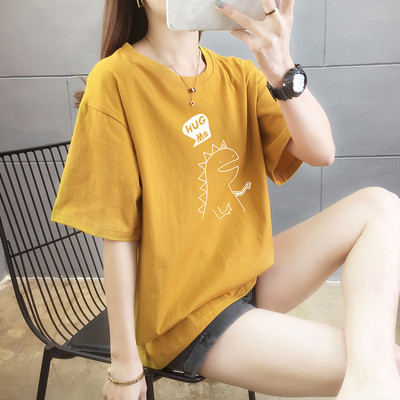 Широка дамска тениска с апликация и обло деколте