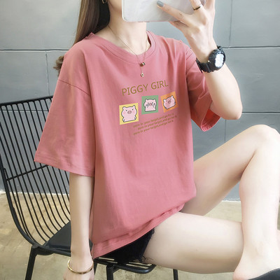 Широка дамска тениска с апликация и обло деколте