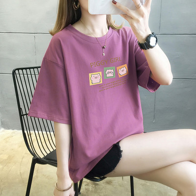 Широка дамска тениска с апликация и обло деколте