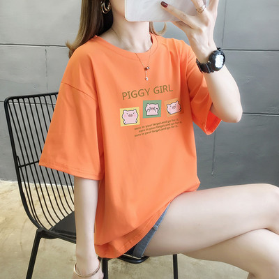 Широка дамска тениска с апликация и обло деколте