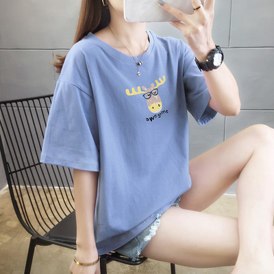 Широка дамска тениска с апликация и обло деколте