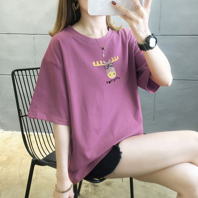 Широка дамска тениска с апликация и обло деколте