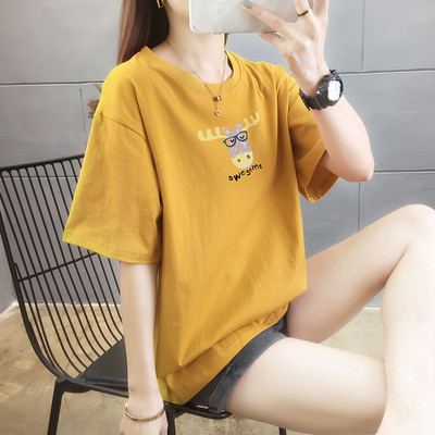 Широка дамска тениска с апликация и обло деколте