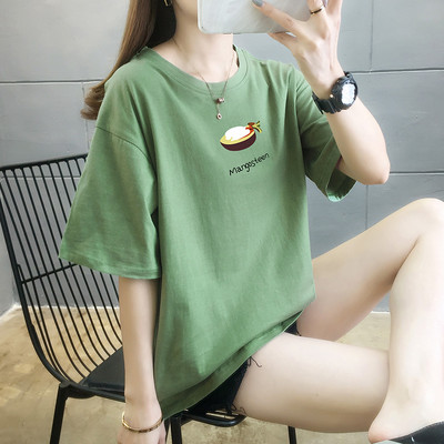 Широка дамска тениска с апликация и обло деколте