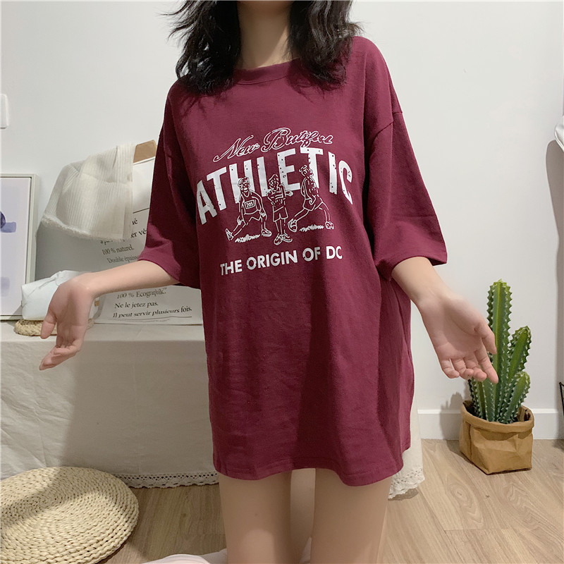 Дамска широка блуза с овално деколте и надпис 