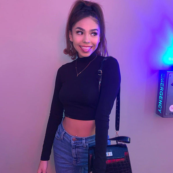 Bluză neagră de damă cu spatele gol și mâneci lungi