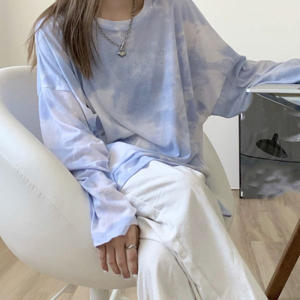 Ежедневна дамска блуза с обло деколте- широк модел