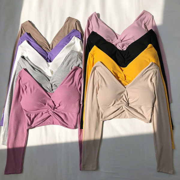 Bluză scurtă de damă cu decolteu în V și mâneci lungi