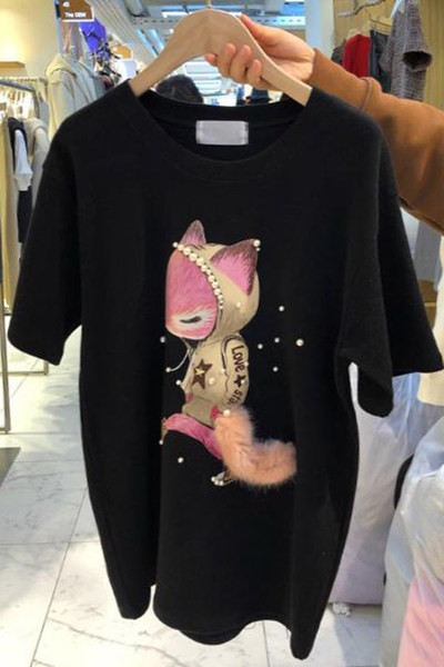 Tricou modern cu perle și aplicații colorate