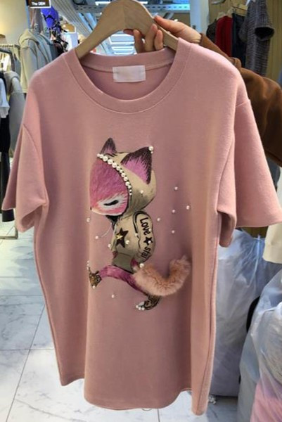 Tricou modern cu perle și aplicații colorate