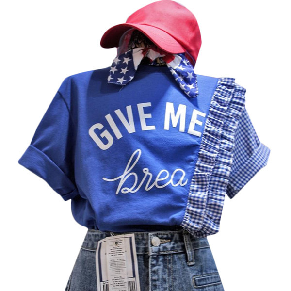 Tricou modern cu bucle și inscripții