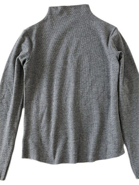 Bluză de damă simplă cu mâneci lungi și guler polo