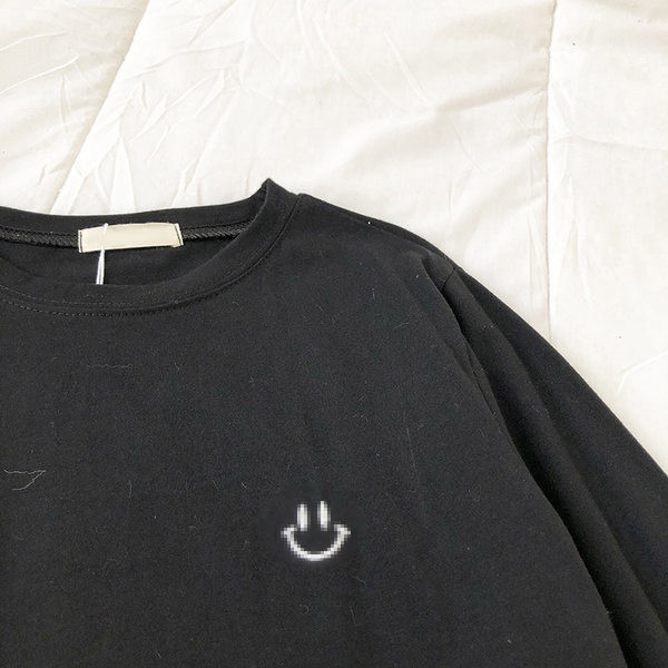 Bluza de dama cu zambet aplicat