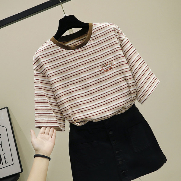 Tricou dama in dungi cu broderie si decolteu rotund