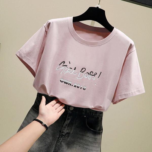 Tricou de damă modern cu inscripție și mâneci scurte