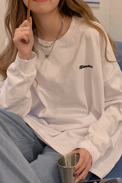 Bluză casual de damă cu decolteu oval și inscripție