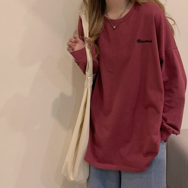 Bluză casual de damă cu decolteu oval și inscripție