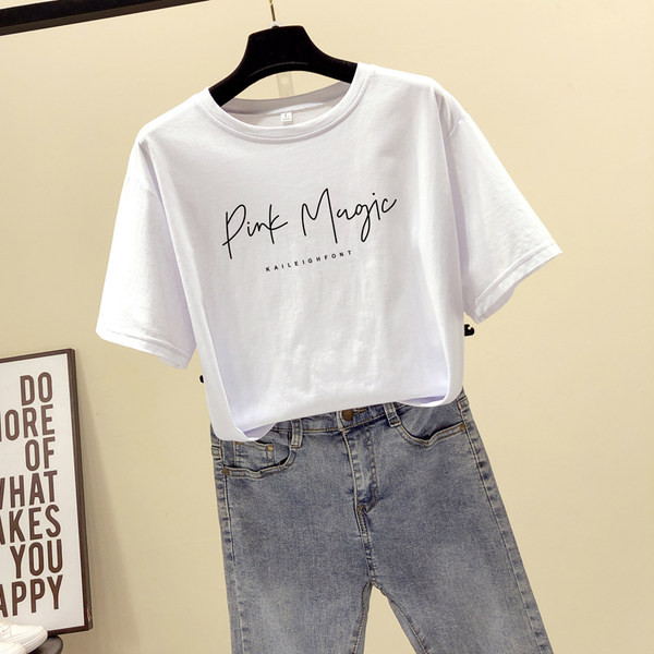 Tricou de damă cu inscripție și decolteu rotund