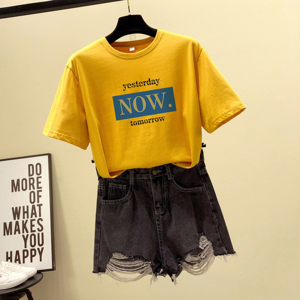 Tricou de damă cu inscripție aplicată