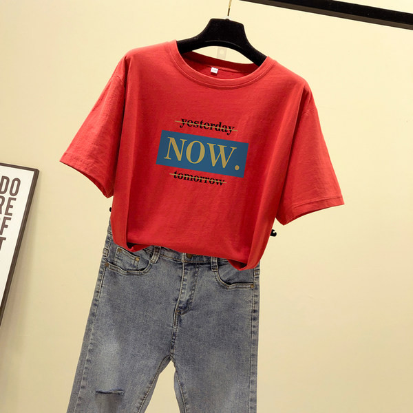 Tricou de damă cu inscripție aplicată