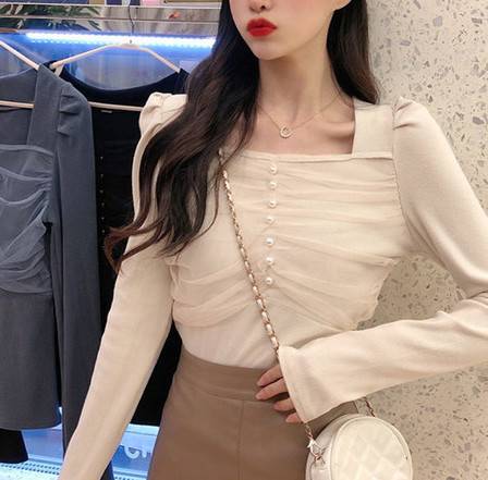 Модерна дамска блуза- с квадратно деколте и дълъг ръкав