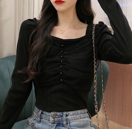 Bluză de damă modernă - cu decolteu pătrat și mâneci lungi