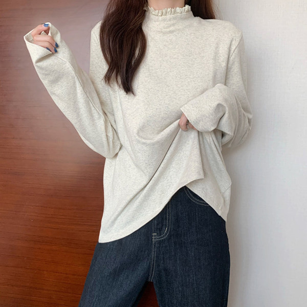 Bluză casual de damă cu guler înalt în alb și negru