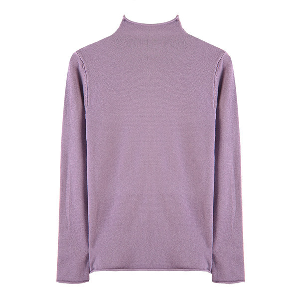 Bluză de damă cu mâneci lungi și guler semiînalt