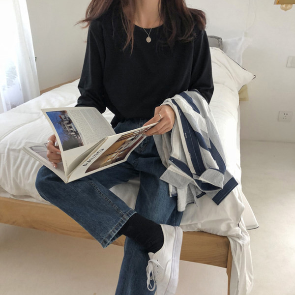 Bluză de damă modernă cu mâneci lungi - un model curat