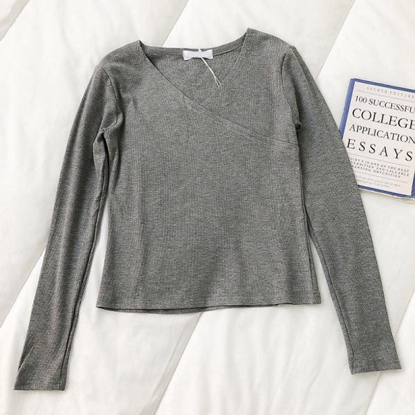 Bluză de damă cu decolteu spitz