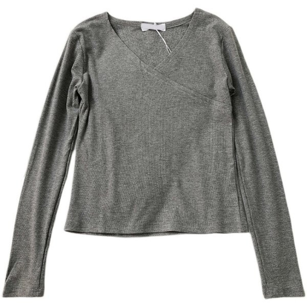 Bluză de damă cu decolteu spitz