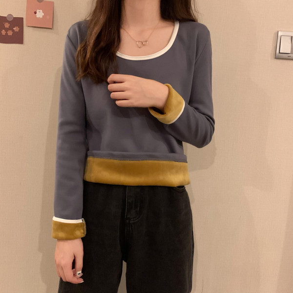 Bluza de dama cu decolteu oval