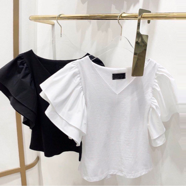 Bluză scurtă de damă cu decolteu spitz și mâneci lotus