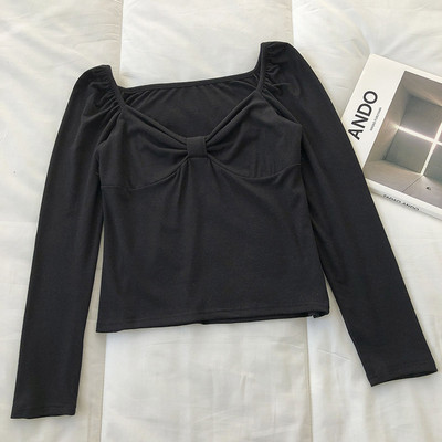 Bluză scurtă de damă cu decolteu adunat și mâneci lungi