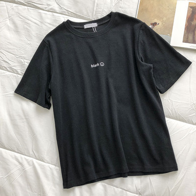 Bluză de damă cu mânecă scurtă, cu decolteu O și inscripție