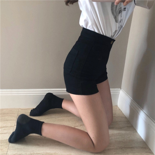 Model nou de pantaloni scurti de dama cu talie inalta - in negru