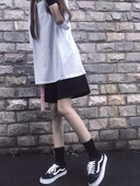 Pantaloni scurți largi cu talie înaltă pentru femei