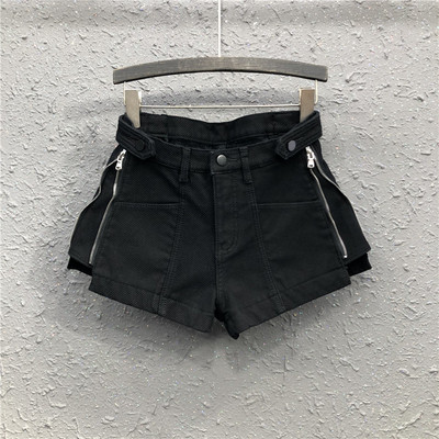 Pantaloni scurți casual de damă cu fermoar în bej și negru