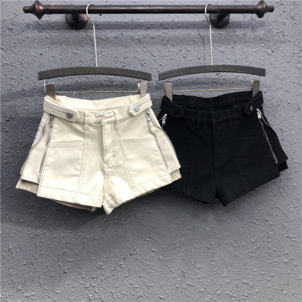 Pantaloni scurți casual de damă cu fermoar în bej și negru