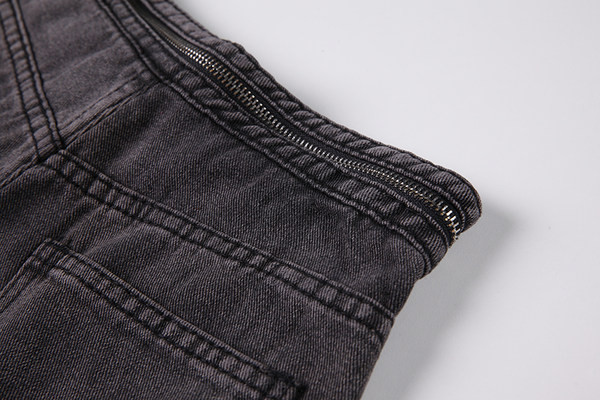 Blugi scurti de dama cu fermoar si buzunare