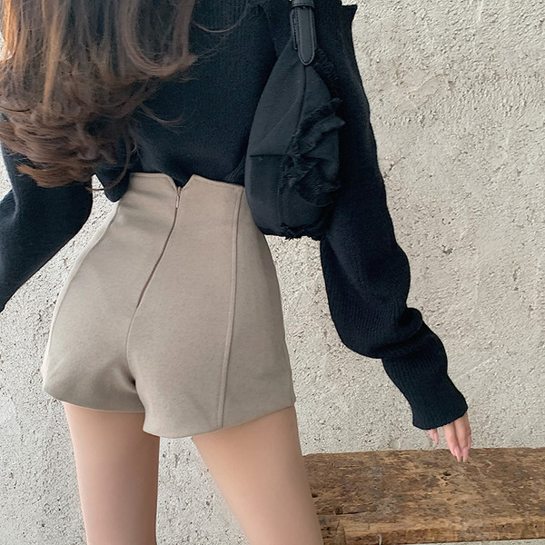 Pantaloni scurti de dama cu fermoar