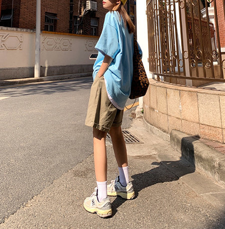 Pantaloni scurți model lat cu talie înaltă