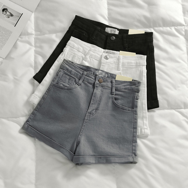 Model nou de pantaloni scurti de dama cu buzunare