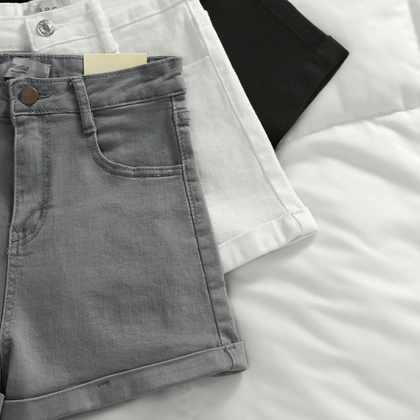 Model nou de pantaloni scurti de dama cu buzunare