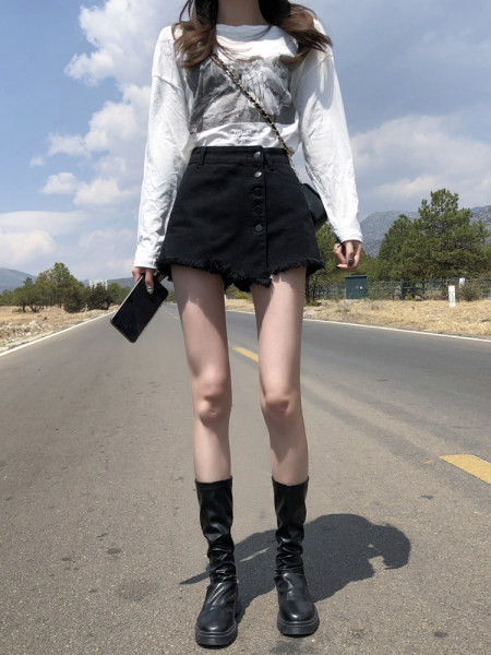 Fusta-pantaloni de dama model nou din denim cu elemente rupte