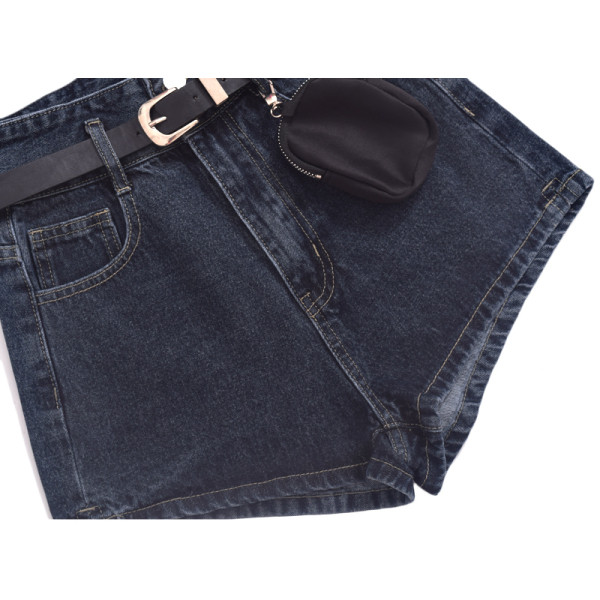 Model nou de pantaloni scurti de dama cu talie inalta si curea