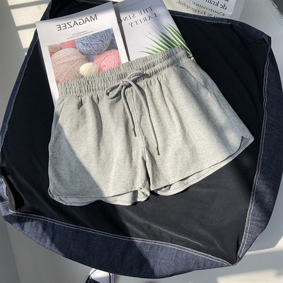 Model larg de pantaloni scurți din bumbac cu talie elastica