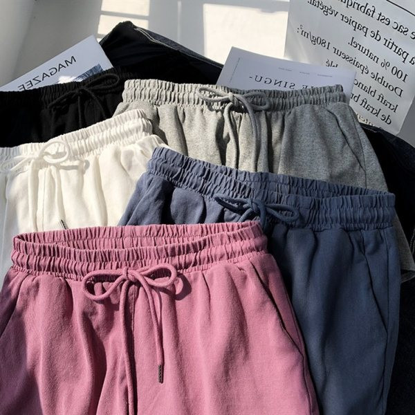 Model larg de pantaloni scurți din bumbac cu talie elastica