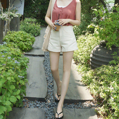 Pantaloni scurți de damă din denim cu dungi în lateral