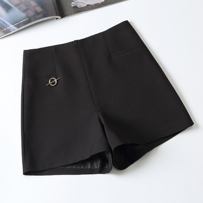 Pantaloni scurți moderni de damă cu element metalic